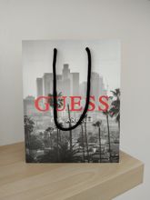 Obrázek z GUESS TAŠKA PAPÍR MALÁ S 